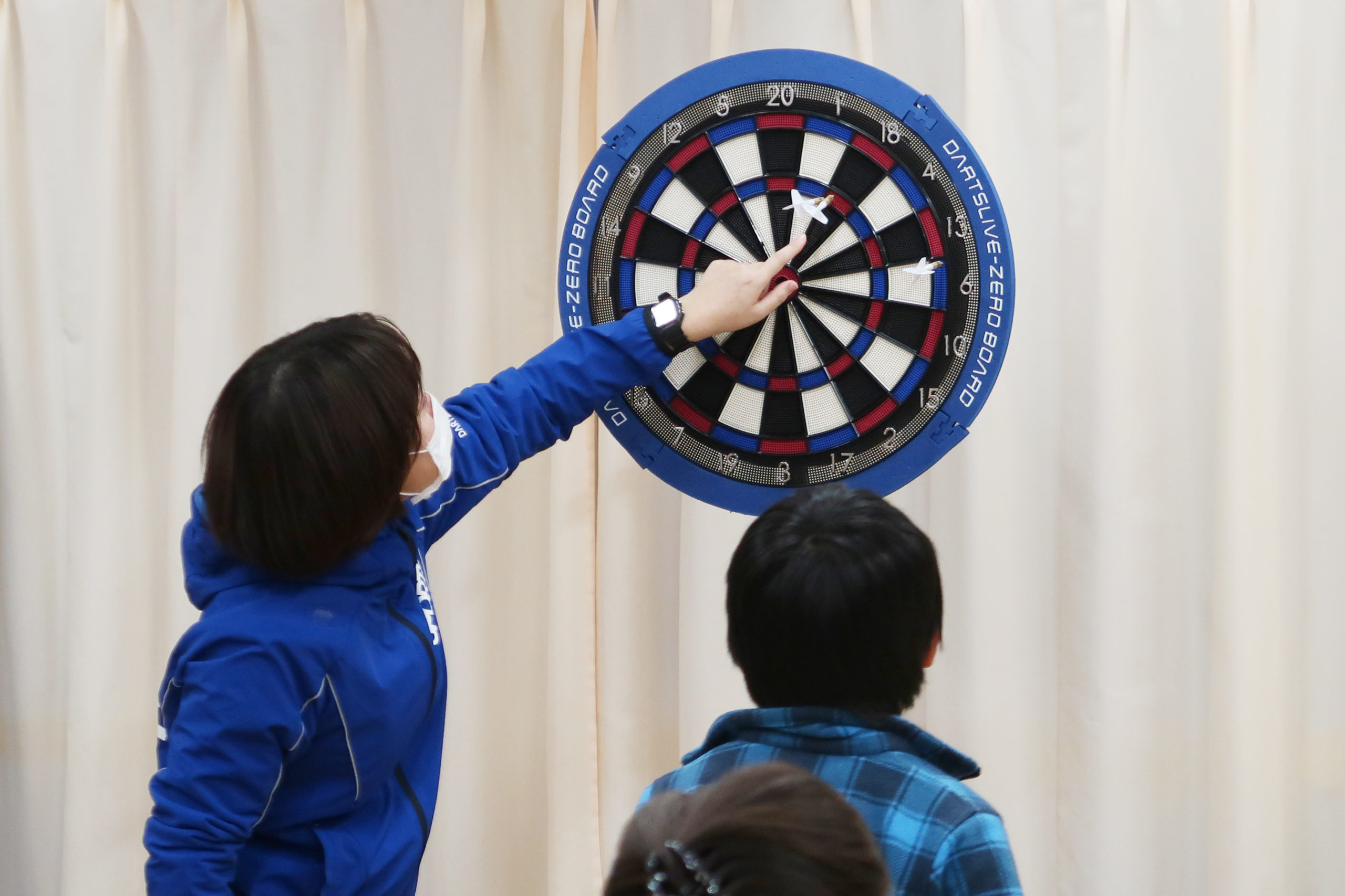 スポーツダーツプロジェクトの活動に一番熱心な年齢層は…?